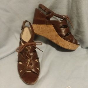 Guess wedges size 10